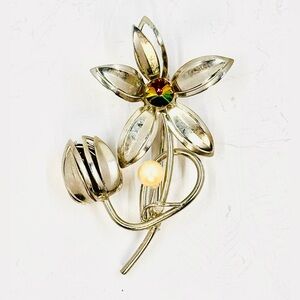 Vintage Silver Tone Floral Flower Daisy Brooch W/Pearl & AB Accent 2.25”X1.5”